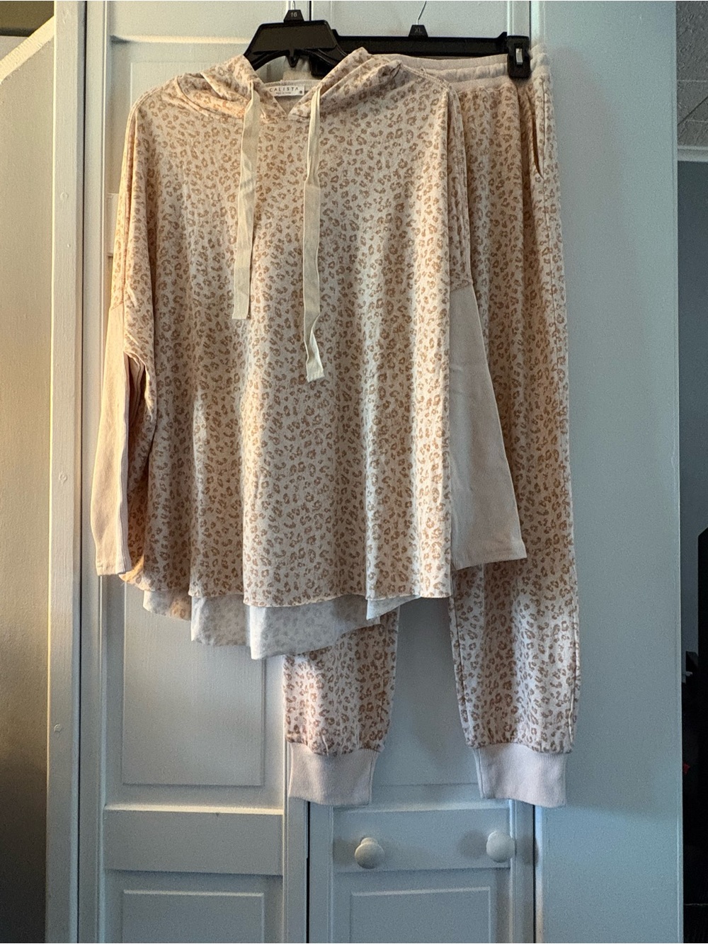 Women’s Cozy Cream and Tan Leopard Hooded Lounge Set with Joggers